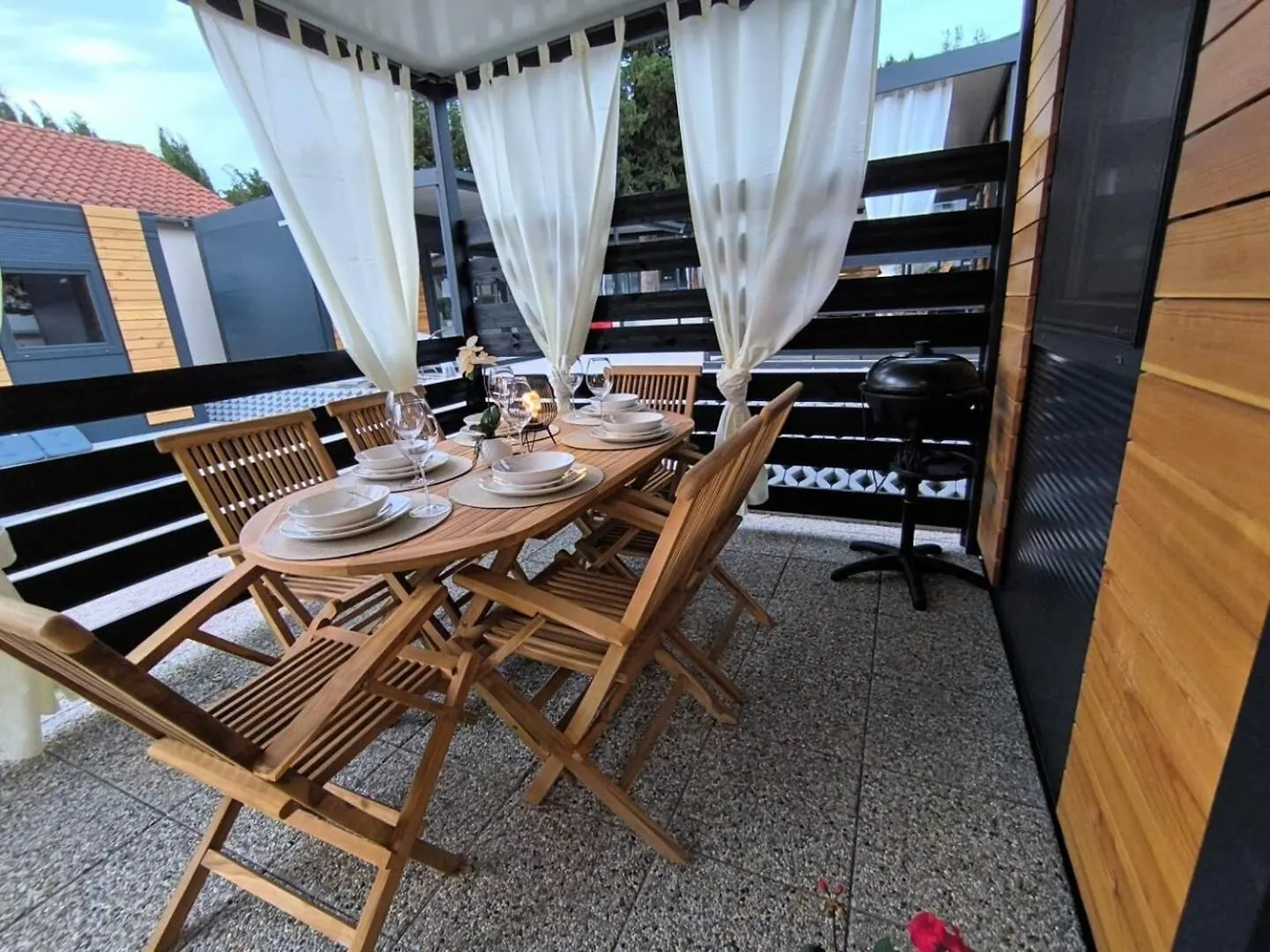 Luxury Ondina- Beachfront Retreat Turanj 0*,